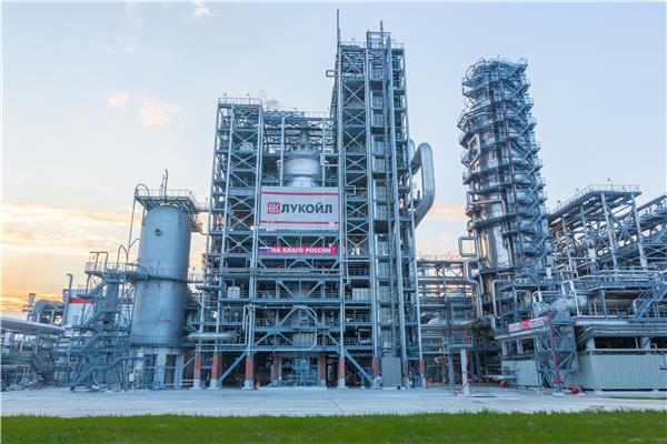 ENVIRONMENTAL EXPERTS VISIT LUKOIL REFINERY AT KSTOVO